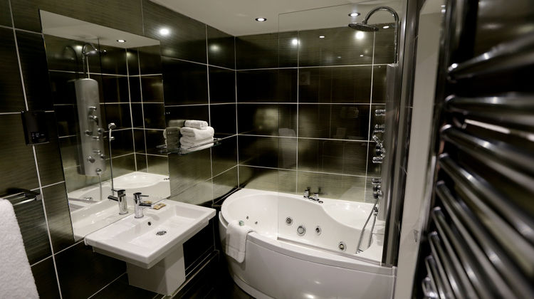 Nira Caledonia Room