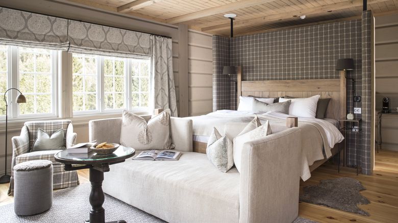 <b>Storfjord Hotel Suite</b>. Images powered by <a href="https://www.leonardoworldwide.com/" title="Leonardo Worldwide" target="_blank">Leonardo</a>.