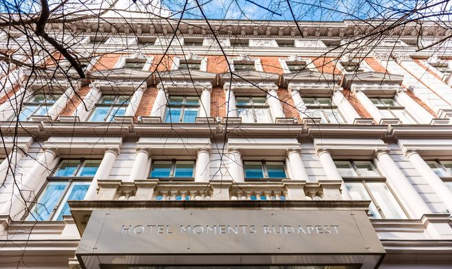 Hotel Moments Budapest Exterior