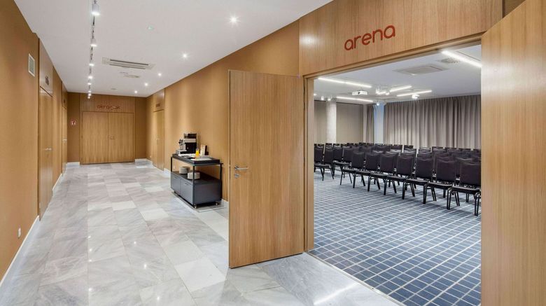 <b>Hotel Altus Meeting</b>. Images powered by <a href="https://www.leonardoworldwide.com/" title="Leonardo Worldwide" target="_blank">Leonardo</a>.