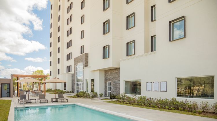 Staybridge Suites Saltillo Pool