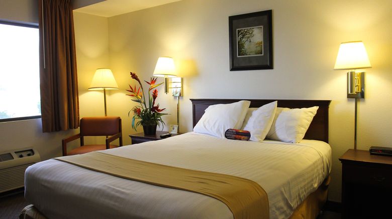 <b>Clover Island Inn Room</b>. Images powered by <a href="https://www.leonardoworldwide.com/" title="Leonardo Worldwide" target="_blank">Leonardo</a>.
