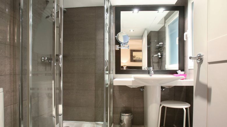 <b>Hotel Meninas Room</b>. Images powered by <a href="https://www.leonardoworldwide.com/" title="Leonardo Worldwide" target="_blank">Leonardo</a>.