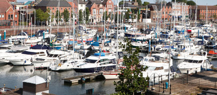 Holiday Inn Hull Marina Exterior