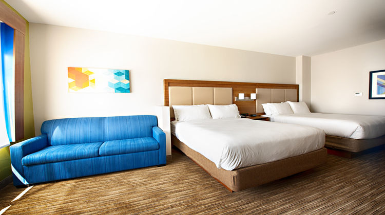 Holiday Inn Express & Stes SW Sharpstown Suite