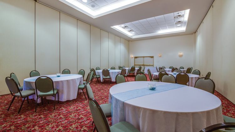 Holiday Inn Express Greensboro-East Meeting
