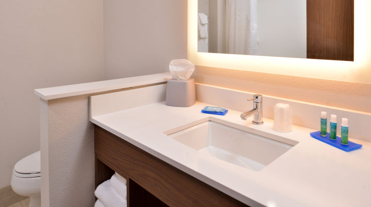 Holiday Inn Express Early Room