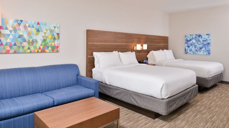 Holiday Inn Express Early Suite