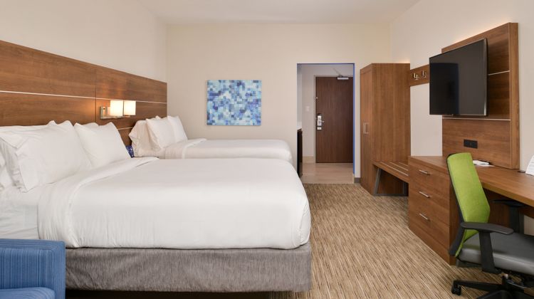 Holiday Inn Express Early Suite