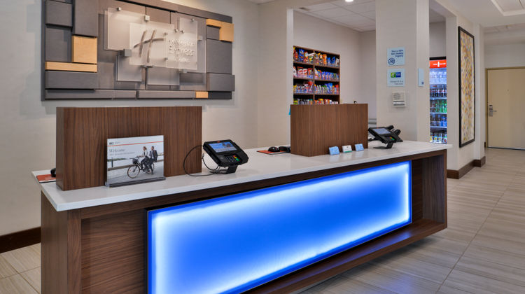 Holiday Inn Express & Suites Mason Lobby