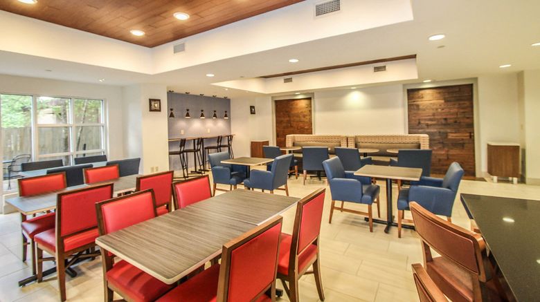 <b>Holiday Inn Express/Suites Charleston-N Restaurant</b>. Images powered by <a href="https://www.leonardoworldwide.com/" title="Leonardo Worldwide" target="_blank">Leonardo</a>.