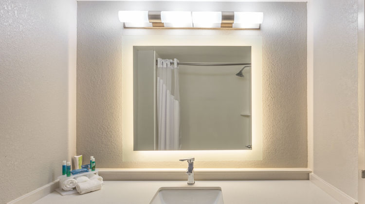Holiday Inn Express & Suites Augusta W Room