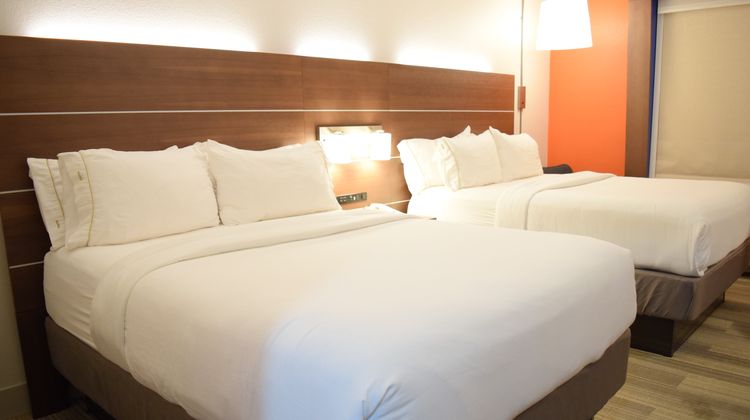 Holiday Inn Express Hotel & Suites Room