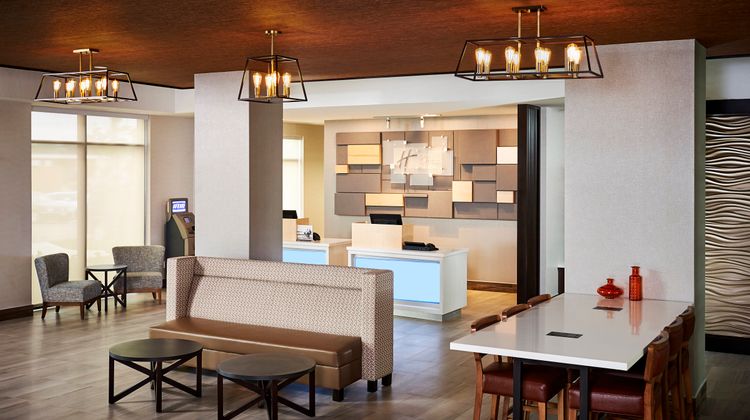 Holiday Inn Express & Suites Brantford Lobby