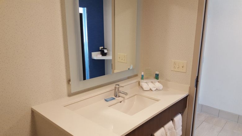 <b>Holiday Inn Express & Suites Oswego Room</b>. Images powered by <a href="https://www.leonardoworldwide.com/" title="Leonardo Worldwide" target="_blank">Leonardo</a>.