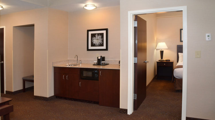 Holiday Inn Canton (Belden Village) Suite