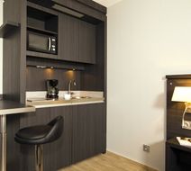 Sejours & Affaires Mirabeau Room