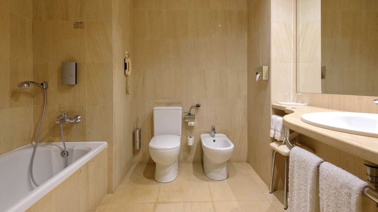 <b>Hotel Real Parque Room</b>. Images powered by <a href="https://www.leonardoworldwide.com/" title="Leonardo Worldwide" target="_blank">Leonardo</a>.