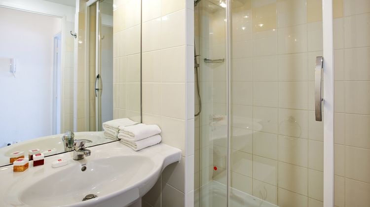 Sejours & Affaires Paris Nanterre Room