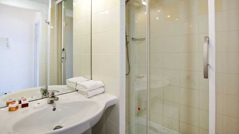 <b>Sejours & Affaires Paris Nanterre Room</b>. Images powered by <a href="https://www.leonardoworldwide.com/" title="Leonardo Worldwide" target="_blank">Leonardo</a>.