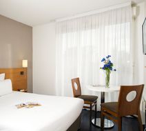 Sejours & Affaires Paris Nanterre Room