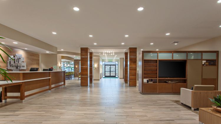 Holiday Inn Diamond Bar-Ponoma Lobby