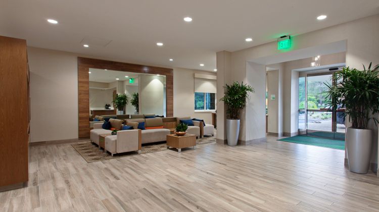Holiday Inn Diamond Bar-Ponoma Lobby