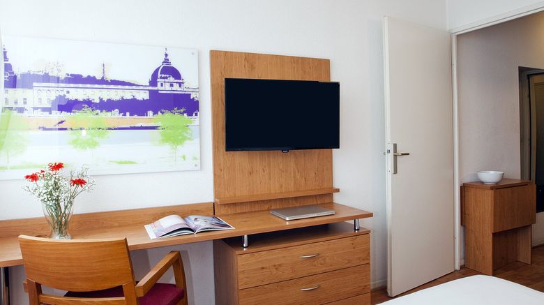 <b>Sejours & Affaires Saint Nicolas Room</b>. Images powered by <a href="https://www.leonardoworldwide.com/" title="Leonardo Worldwide" target="_blank">Leonardo</a>.