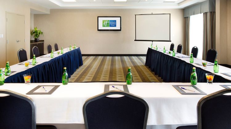 Holiday Inn Express Hotel & Suites Meeting
