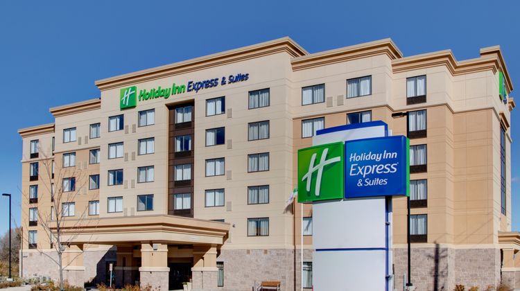 Holiday Inn Express Hotel & Suites Exterior