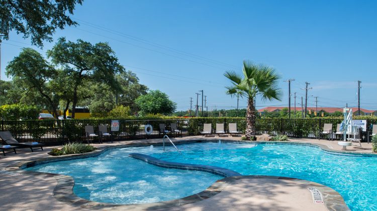 Holiday Inn Express & Suites Medical Pool