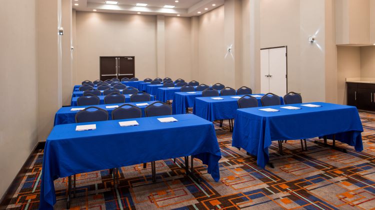 Holiday Inn Express & Suites Medical Meeting