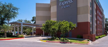 Holiday Inn Express & Suites Medical Exterior