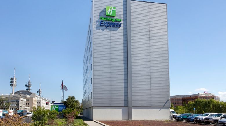<b>Holiday Inn Express Geneva Airport Exterior</b>. Images powered by <a href="https://www.leonardoworldwide.com/" title="Leonardo Worldwide" target="_blank">Leonardo</a>.