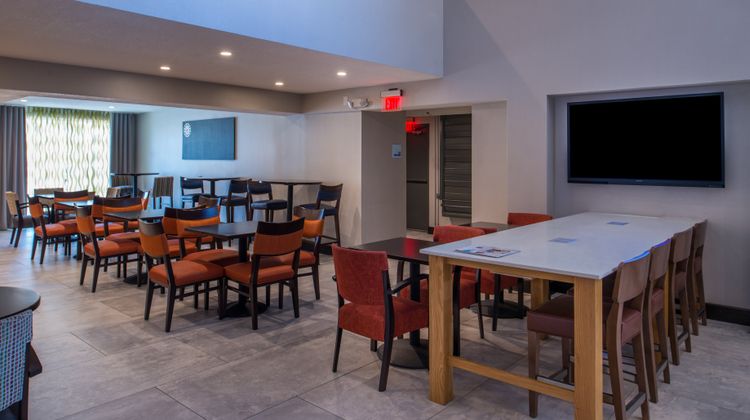 Holiday Inn Express & Suites Medical Restaurant