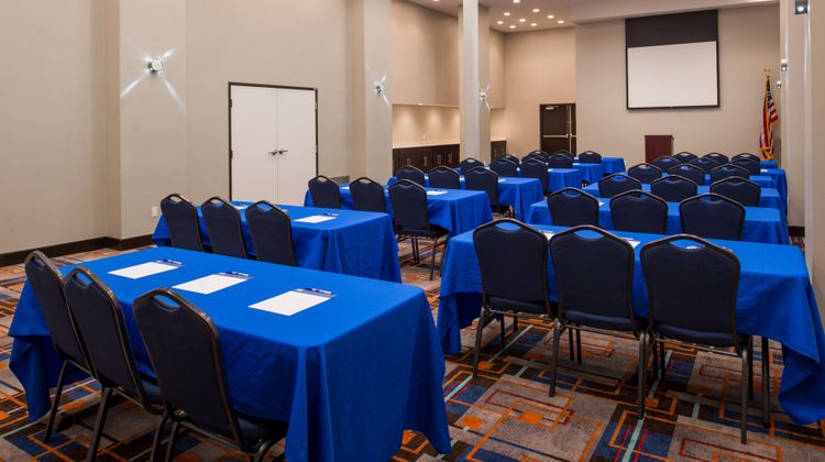 Holiday Inn Express & Suites Medical Meeting