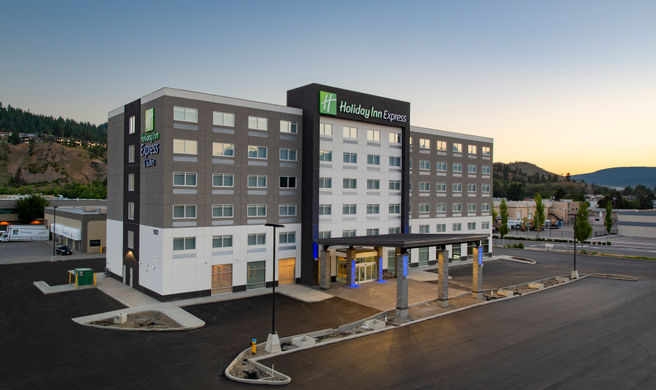 Holiday Inn Express & Stes Kelowna East Exterior