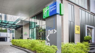 Holiday Inn Express Soi Soonvijai