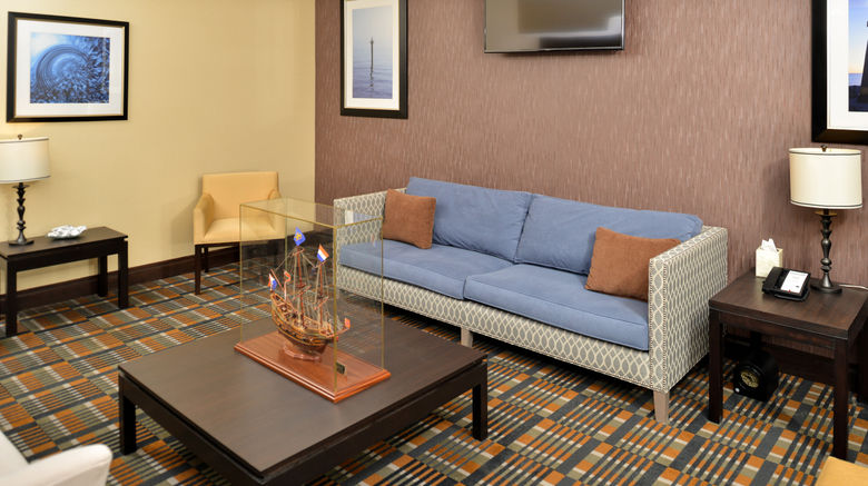<b>Holiday Inn Express & Stes Peekskill Lobby</b>. Images powered by <a href="https://www.leonardoworldwide.com/" title="Leonardo Worldwide" target="_blank">Leonardo</a>.