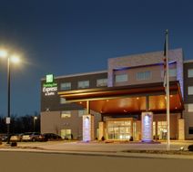 Holiday Inn Express & Suites Mt Vernon Exterior