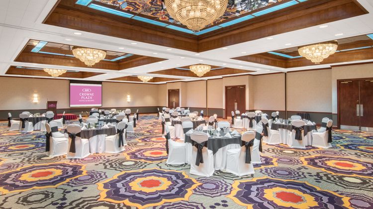 Crowne Plaza Hickory I-40 Ballroom