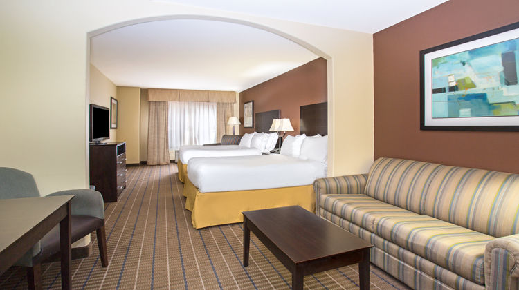 Holiday Inn Express Hotel & Suites Suite