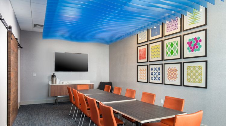 Holiday Inn Express Visalia Meeting