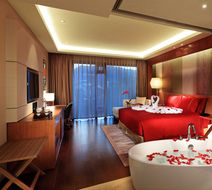 HUALUXE Kunming Room