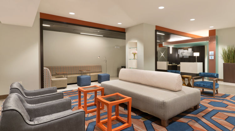 Holiday Inn Express Hot Springs South Lobby