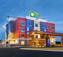 Holiday Inn Express Hot Springs South Exterior