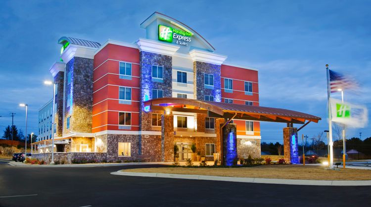 Holiday Inn Express Hot Springs South Exterior