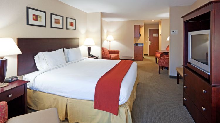 Holiday Inn Express Suite