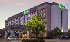 Holiday Inn Express & Suites Southwest