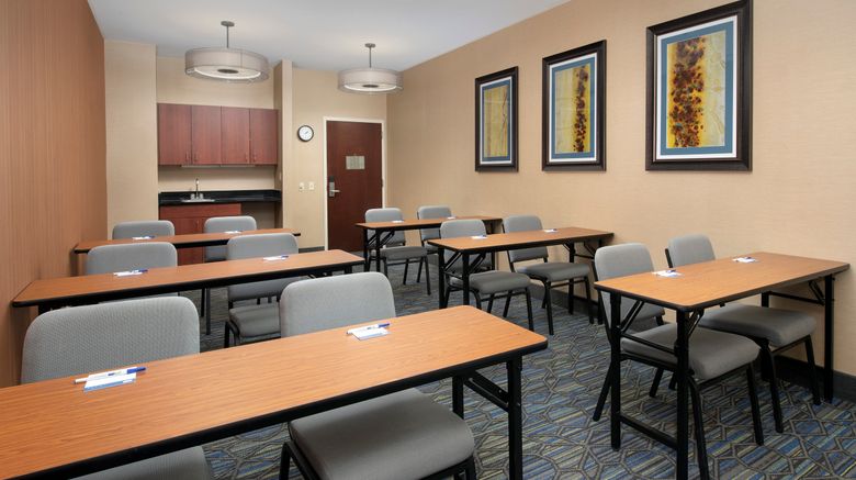 <b>Holiday Inn Express Meeting</b>. Images powered by <a href="https://www.leonardoworldwide.com/" title="Leonardo Worldwide" target="_blank">Leonardo</a>.